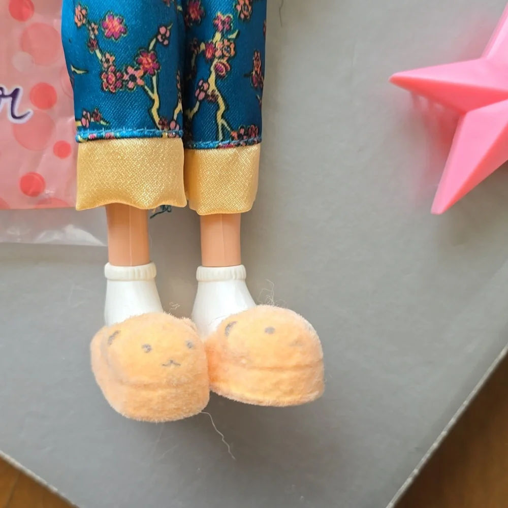 Bratz Sleepover Doll with Pajamas - Picture 3 of 4